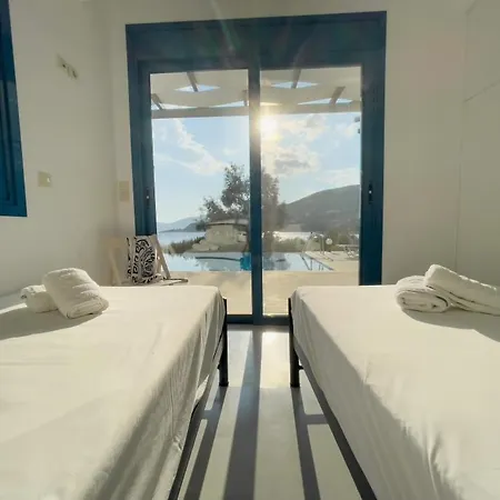 Zidanos Luxurious Sea Front Villa
