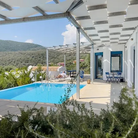 Zidanos Luxurious Sea Front Villa