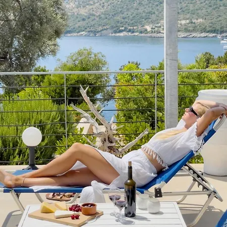 Zidanos Luxurious Sea Front Villa Marantochori