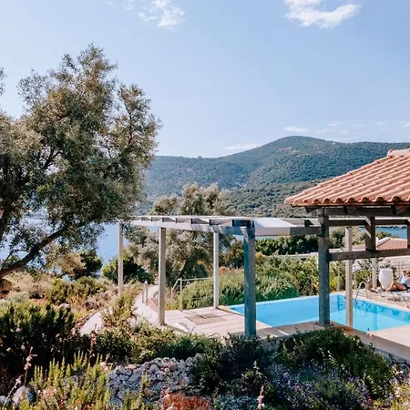 Zidanos Luxurious Sea Front Villa *