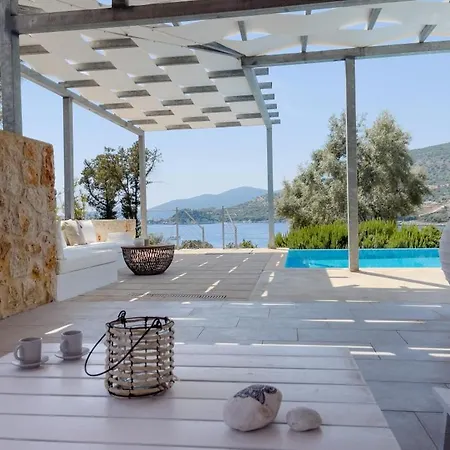 Zidanos Luxurious Sea Front Villa Marantochori