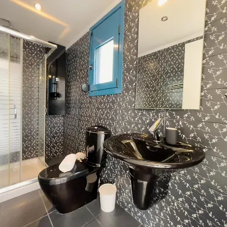 Zidanos Luxurious Sea Front Villa