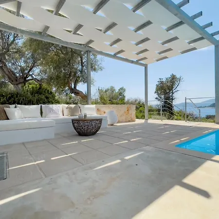 Zidanos Luxurious Sea Front *