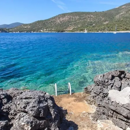 Villa Zidanos Luxurious Sea Front Marantochori