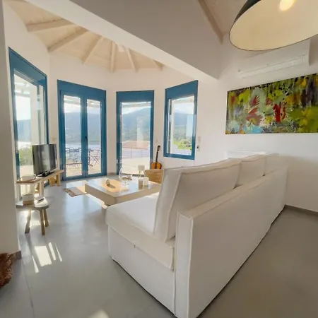 Zidanos Luxurious Sea Front Villa