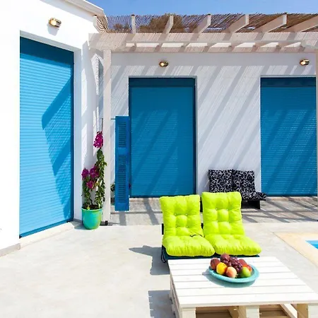 Zidanos Luxurious Sea Front Villa *
